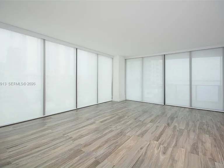 460 NE 28th St #501 — Photo 5
