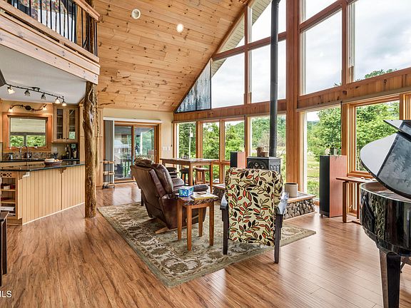 4th image of 777 Bailey Ln