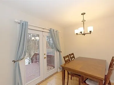 569 Highwood Cir — Photo 18