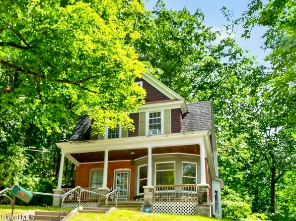 17 Northampton Road, Amsterdam, NY 12010