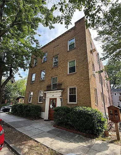Floor plan Drummond Pl, 210 - Unit...