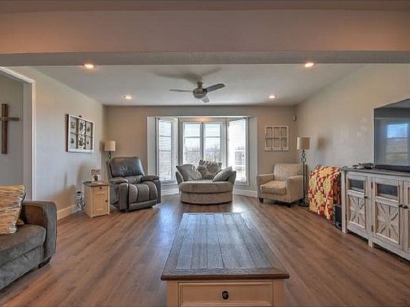 2nd image of 348 Kinser Park Ln
