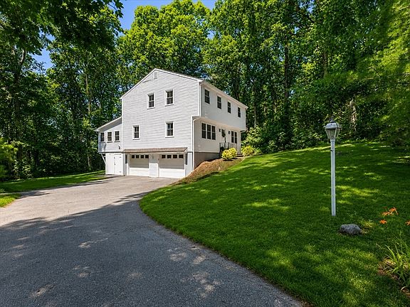 2nd image of 17 Farm St