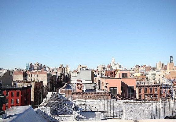 5th image of 608 E 11th St
