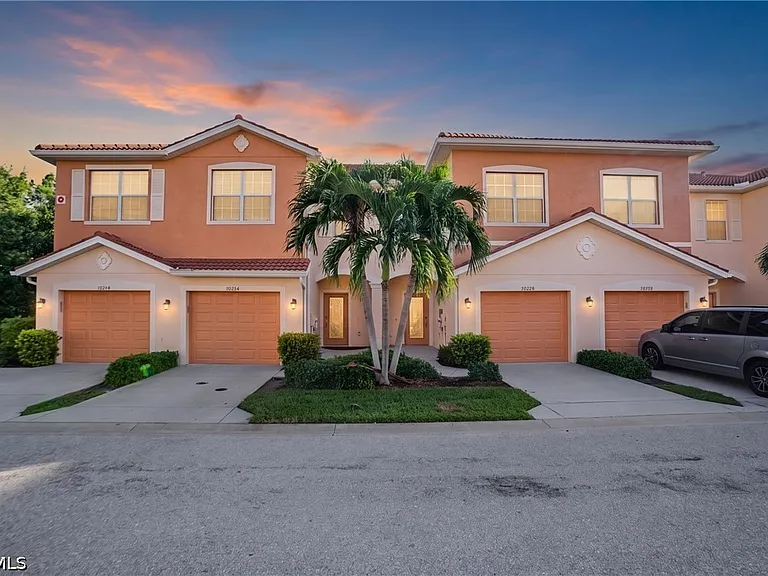 10302 Via Colomba Cir — Photo 1