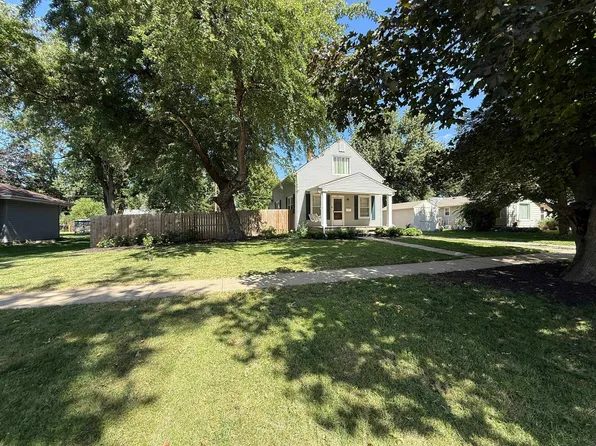 720 W 10th St, Wahoo, NE 68066