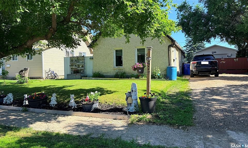 1st image of 417 3rd STREET