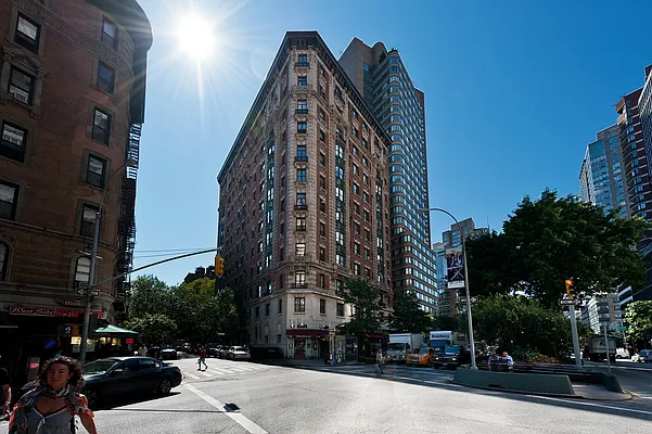 Sold by Nest Seekers International | media 13