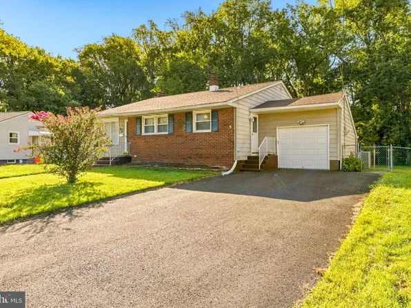 516 Beverly Dr, Magnolia, NJ 08049