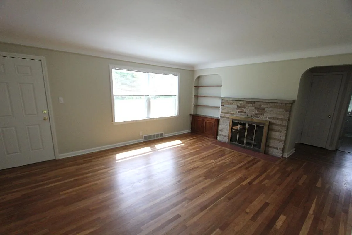 1516 Morris Drive — Photo 4