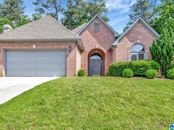 1056 Riverchase Cv, Hoover, AL 35244