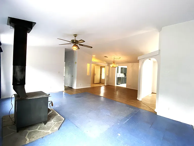 27 Hillcrest Rd — Photo 12
