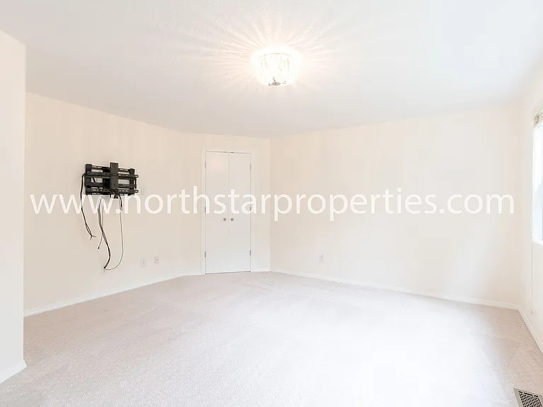 3540 SW Falcon St — Photo 14