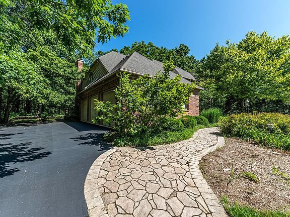 3rd image of 42W098 Retreat Ct
