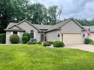 2127 Woodland Estates Dr, Elkhart, IN 46514