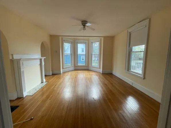84 Walker St APT 1, Newtonville, MA 02460