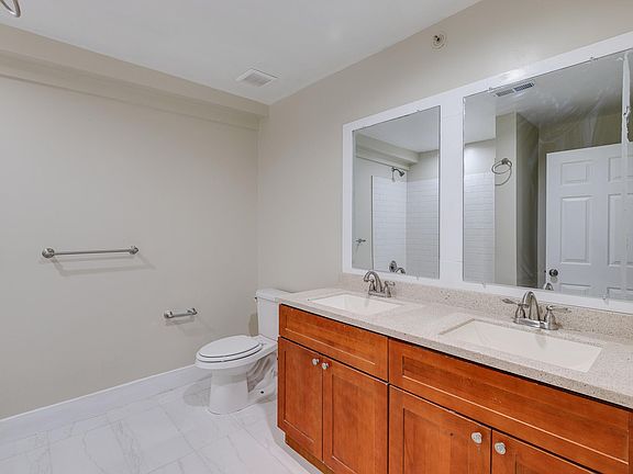 4th image of 910 McKean St