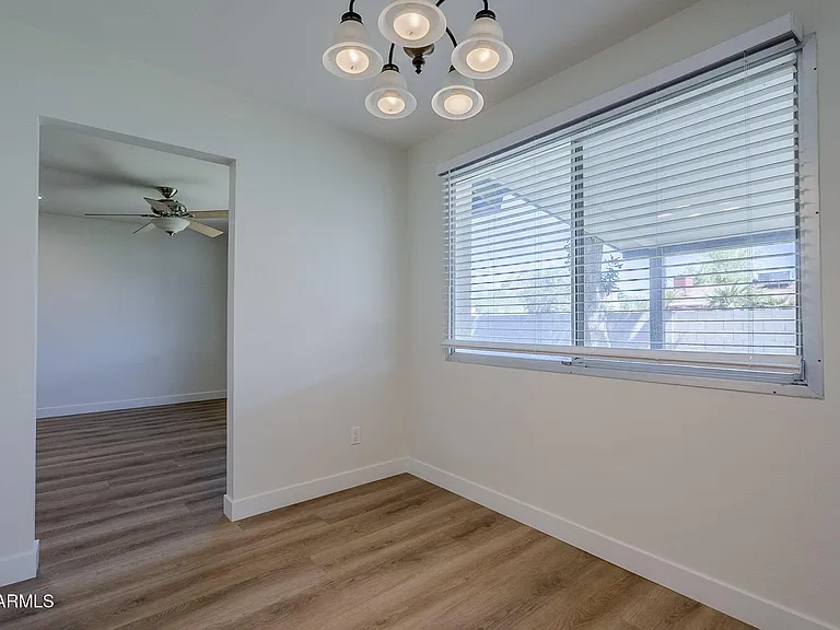 1904 E Manhatton Dr — Photo 16