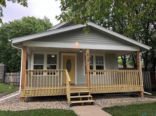 818 S Grange Ave, Sioux Falls, SD 57104