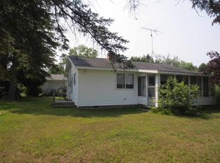 9348 Elizabeth Rd, Houghton Lake, MI 48629