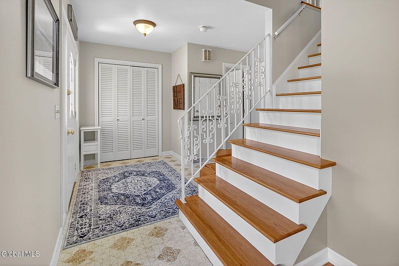 4th image of 17 Tamarack Lane