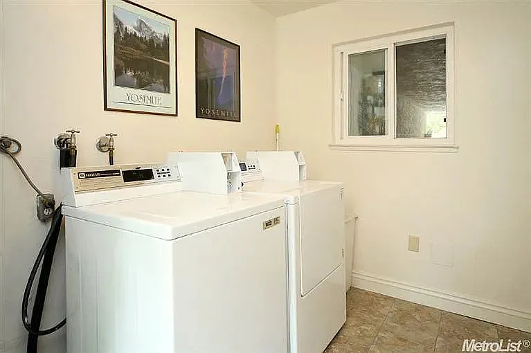 635 Adams St #7 — Photo 9