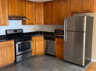25-90 41st St #2F, Astoria, NY 11103