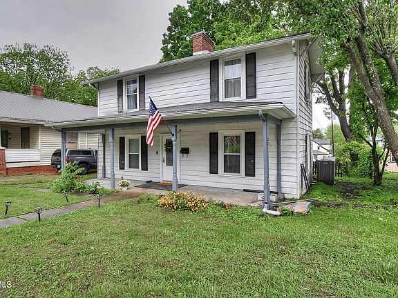 3rd image of 106 W Poplar St