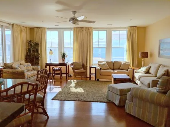 3700 Sandpiper Rd APT 404, Virginia Beach, VA 23456