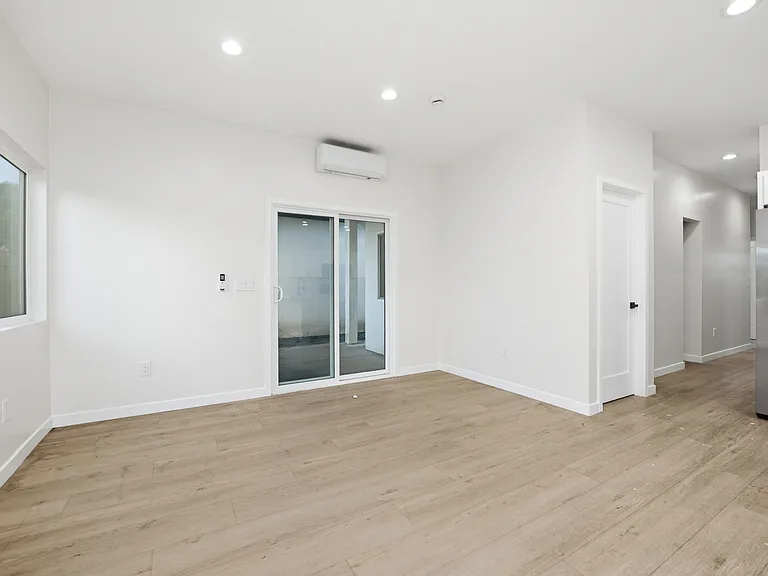 4104 F St #1 — Photo 11