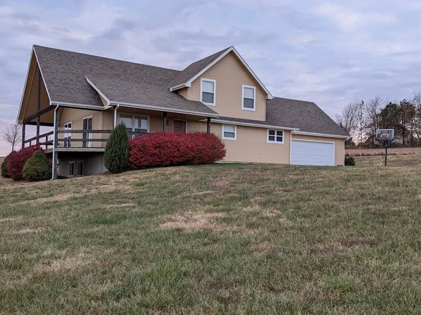3509 SW 69th St, Wakarusa, KS 66546