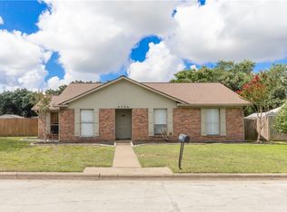 2306 Windsor Dr, Bryan, TX 77802