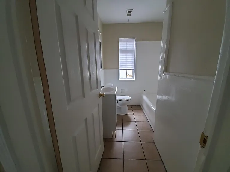 17161 Northlawn Ave #2 — Photo 10