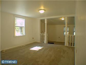 4th image of 646 Forest Ave