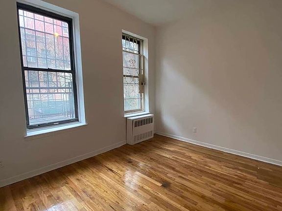 4th image of 361 E 10th St APT 26