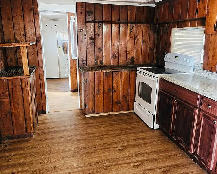 835 W Main St #14 — Photo 3