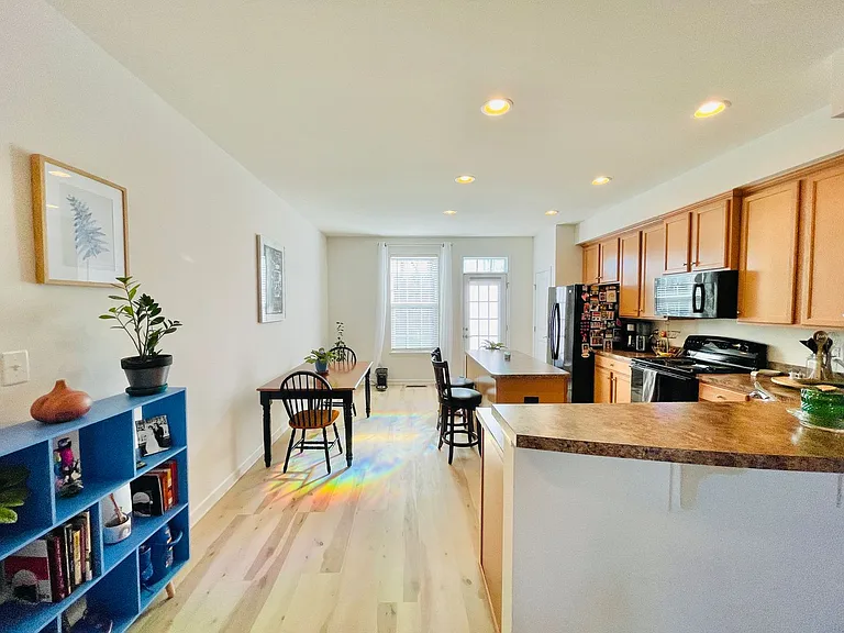 127 Streamview Dr — Photo 15