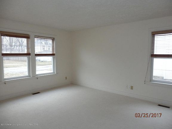 4th image of 1129 W Ionia St