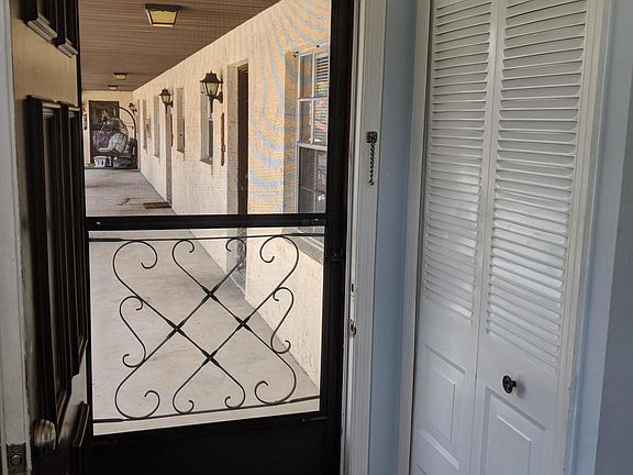 5th image of 3141 Sir Hamilton Cir #3141