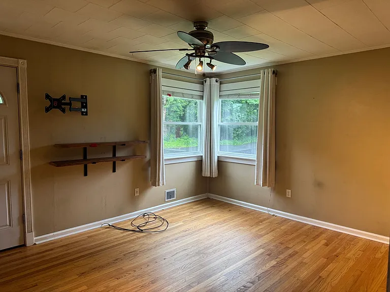 6 Logan Ln — Photo 5