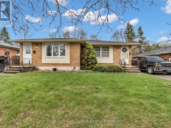 677 & 679 Sevilla Park Pl, London, ON N5Y 4H9