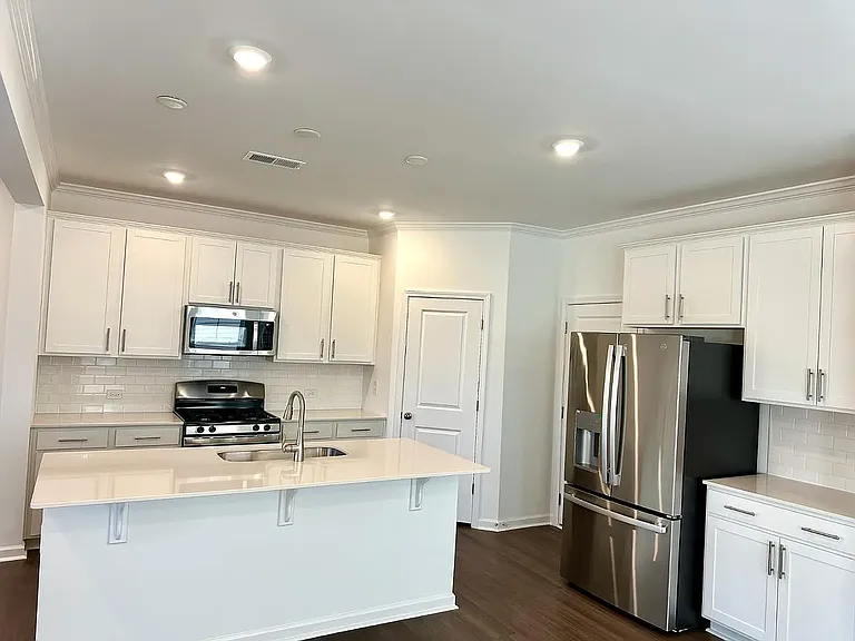 10040 Regal Dr — Photo 13