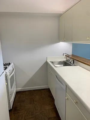 Rented by Vipler Realty | media 10