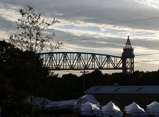 9 Thomas Avenue #FL 2ND, Buzzards Bay, MA 02532