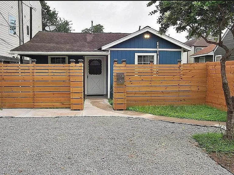 5912 Petty St — Photo 1