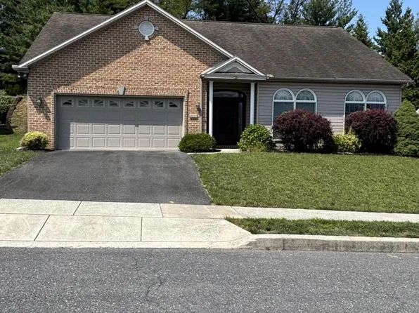 4033 Caissons Ct, Enola, PA 17025