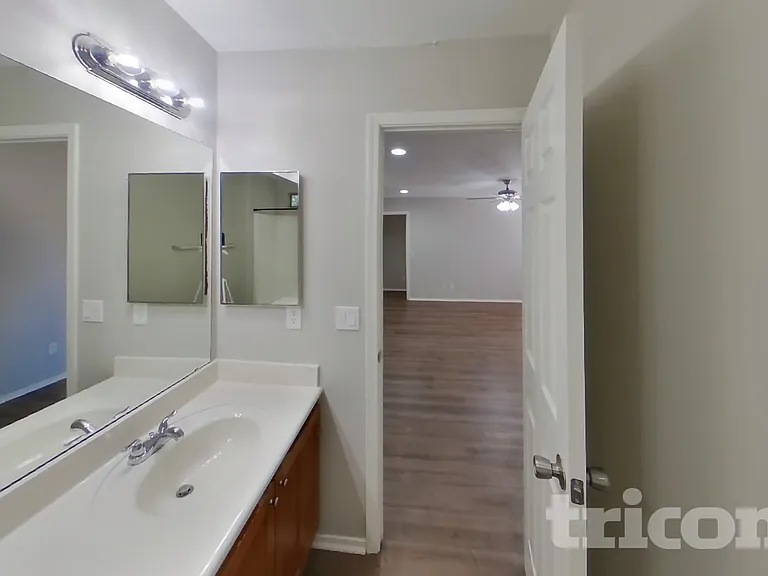 16191 N 157th Dr — Photo 12