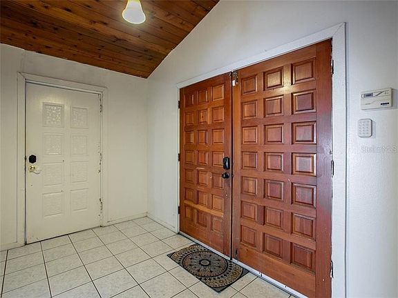 3rd image of 775 Bearcreek Dr
