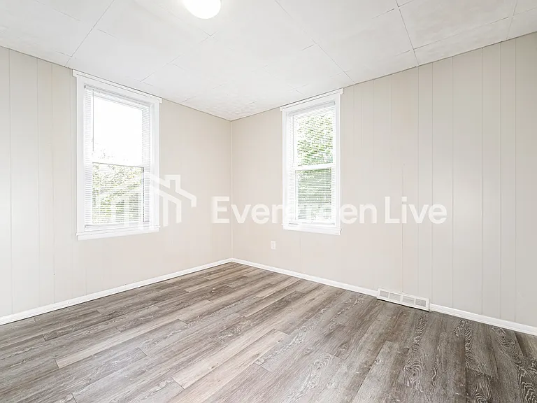 743 Wolf Ave — Photo 13