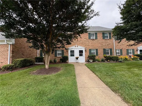 3197 Reese Dr, Portsmouth, VA 23703